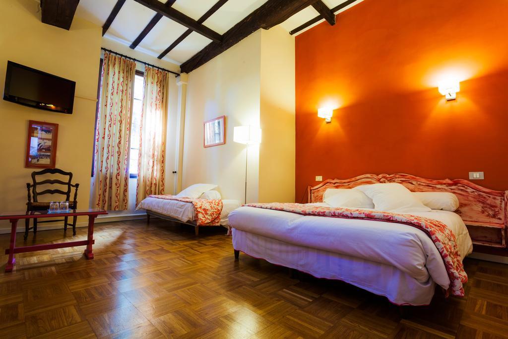 Auberge Du Pont Romain Sommières Oda fotoğraf
