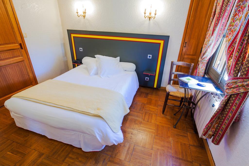 Auberge Du Pont Romain Sommières Oda fotoğraf